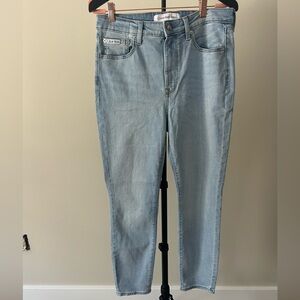 Calvin Klein Women's High Rise Skinny Ankle